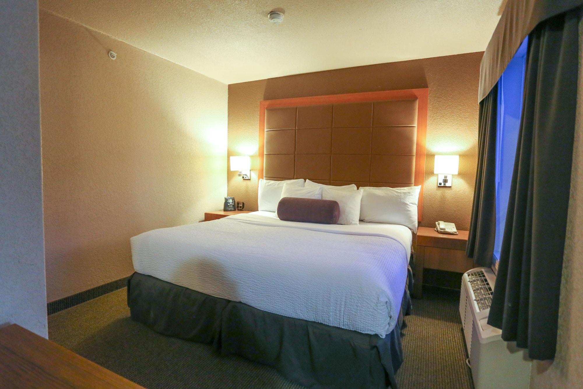 Days Inn By Wyndham Calgary Airport מראה חיצוני תמונה