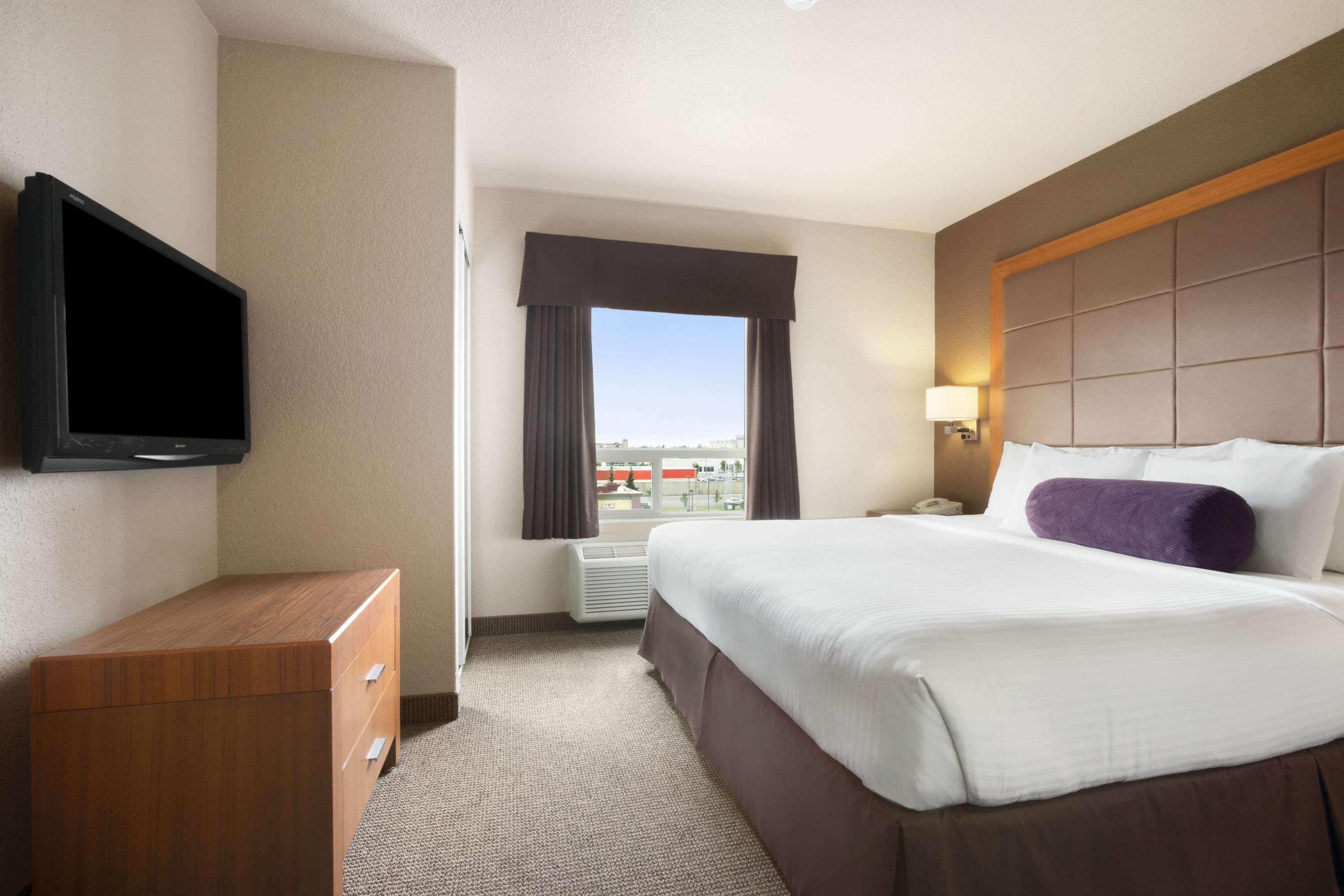 Days Inn By Wyndham Calgary Airport מראה חיצוני תמונה