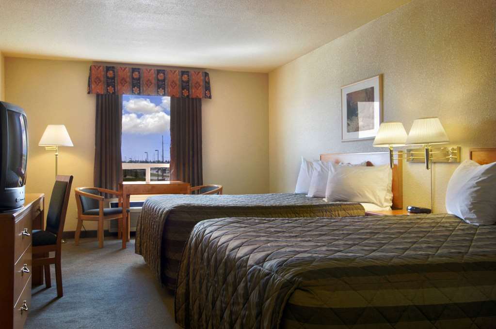 Days Inn By Wyndham Calgary Airport חדר תמונה