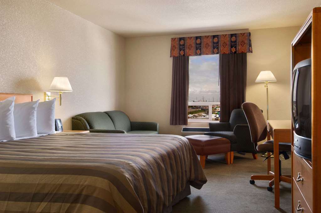 Days Inn By Wyndham Calgary Airport חדר תמונה