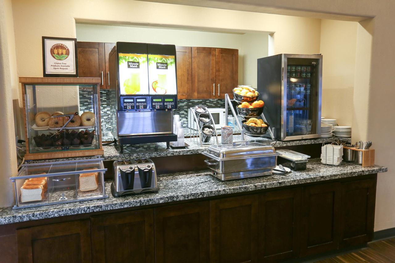 Days Inn By Wyndham Calgary Airport מראה חיצוני תמונה