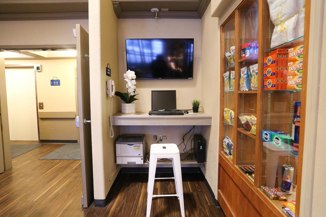 Days Inn By Wyndham Calgary Airport מראה חיצוני תמונה