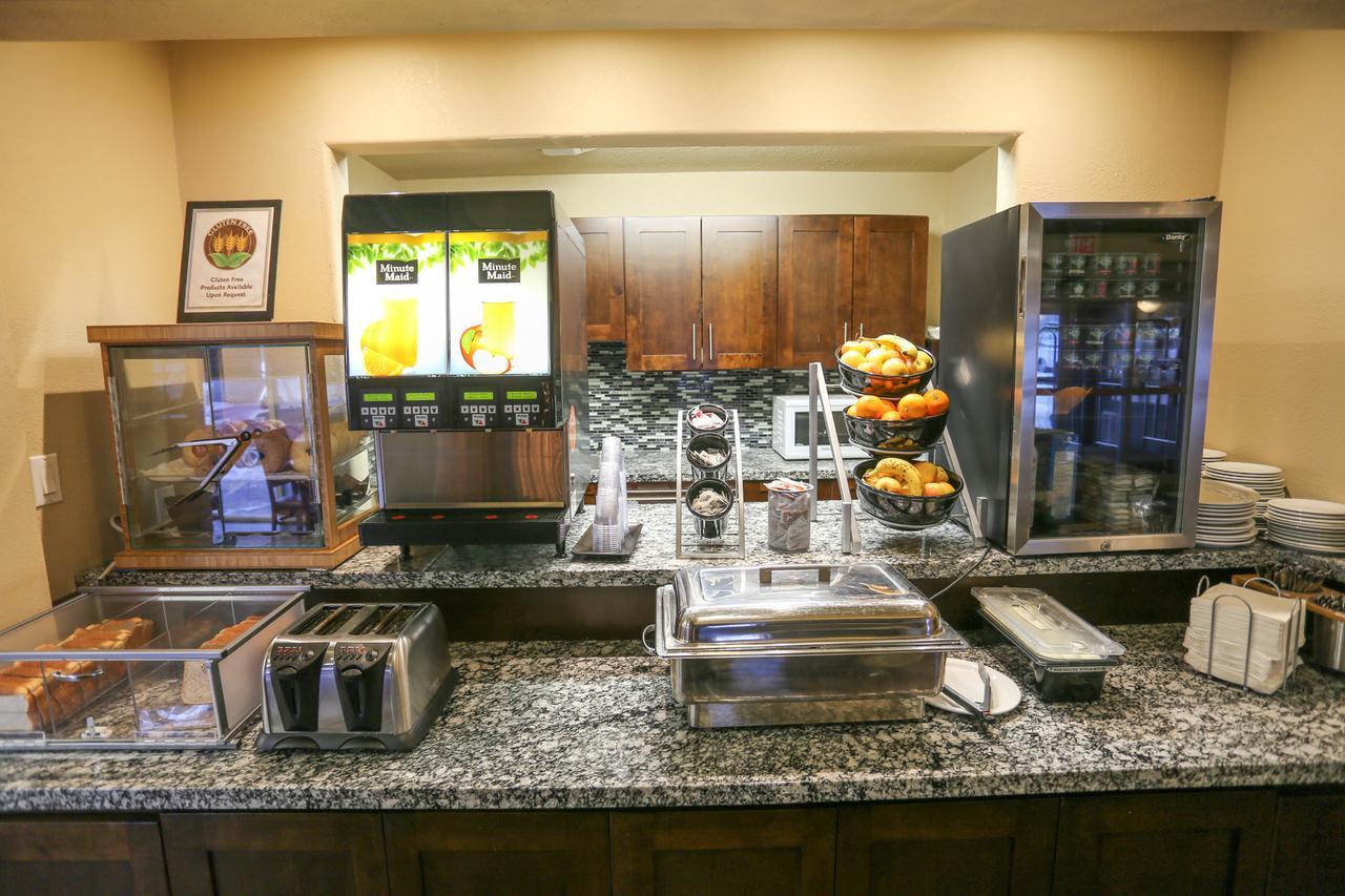 Days Inn By Wyndham Calgary Airport מראה חיצוני תמונה