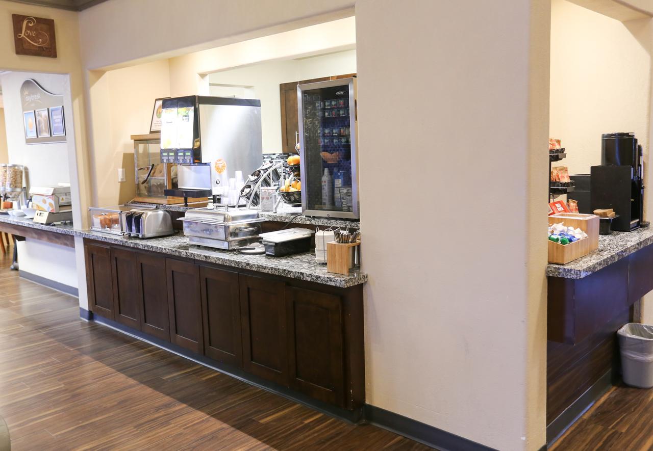 Days Inn By Wyndham Calgary Airport מראה חיצוני תמונה