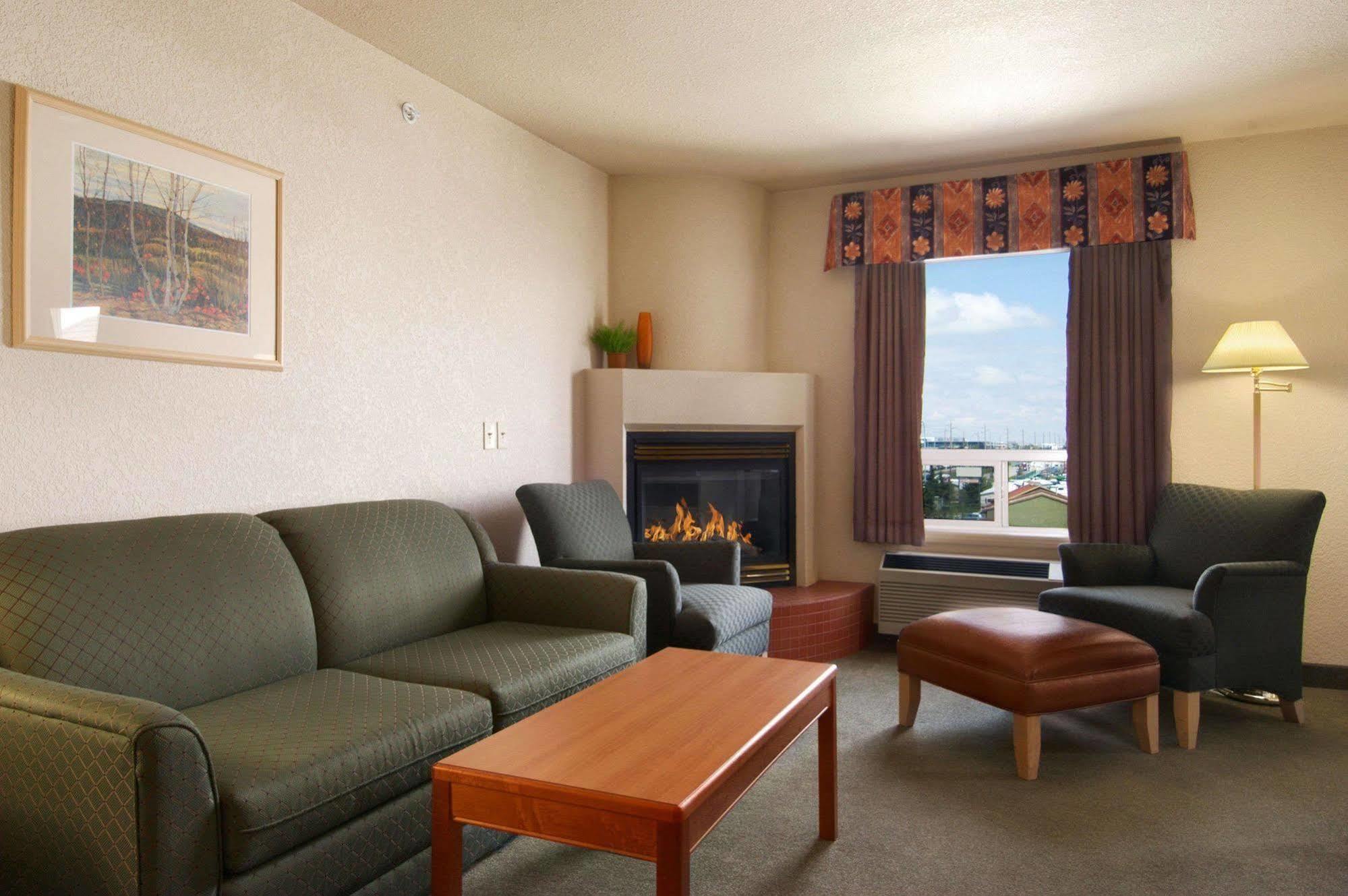 Days Inn By Wyndham Calgary Airport חדר תמונה