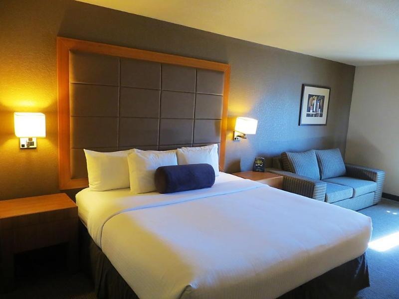 Days Inn By Wyndham Calgary Airport מראה חיצוני תמונה